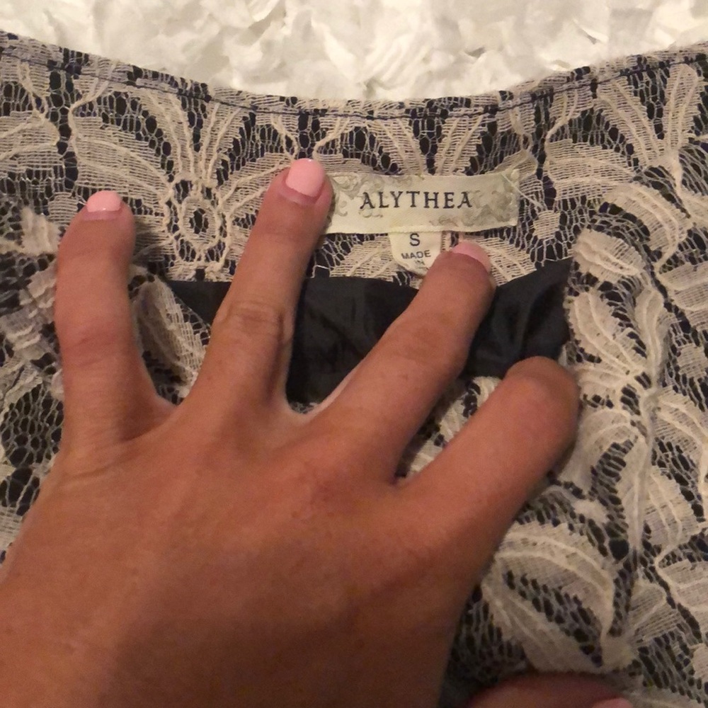 Shorts - Picture 2 of 6
